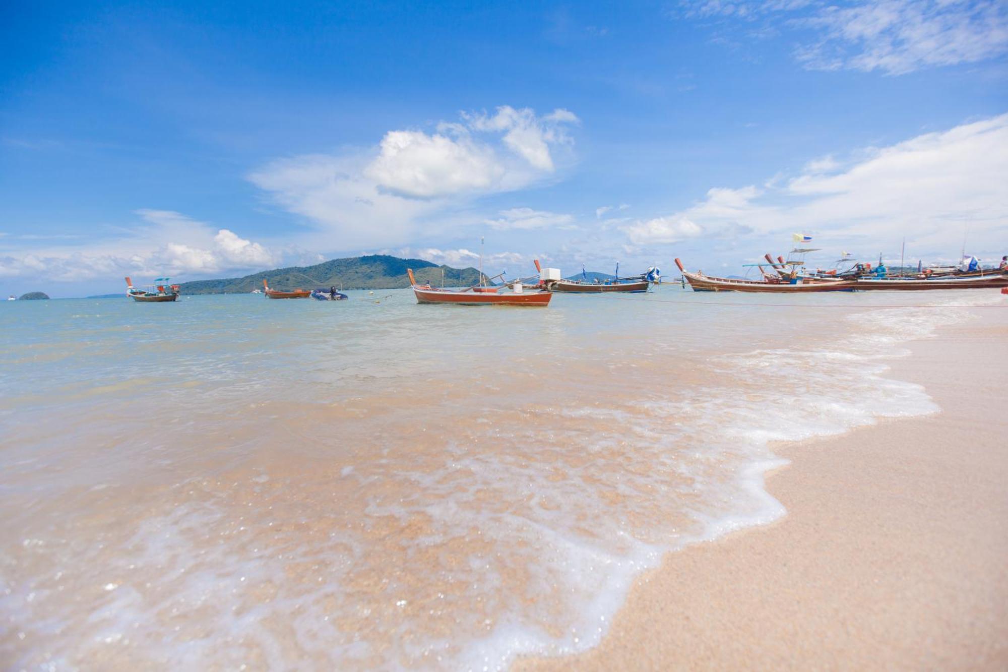 Blue Beach Grand Resort And Spa Rawai エクステリア 写真